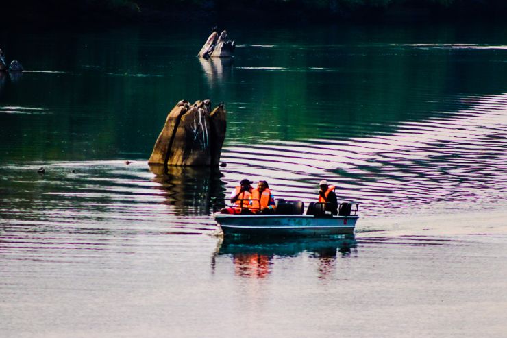 boat cruise on mwamfushi river